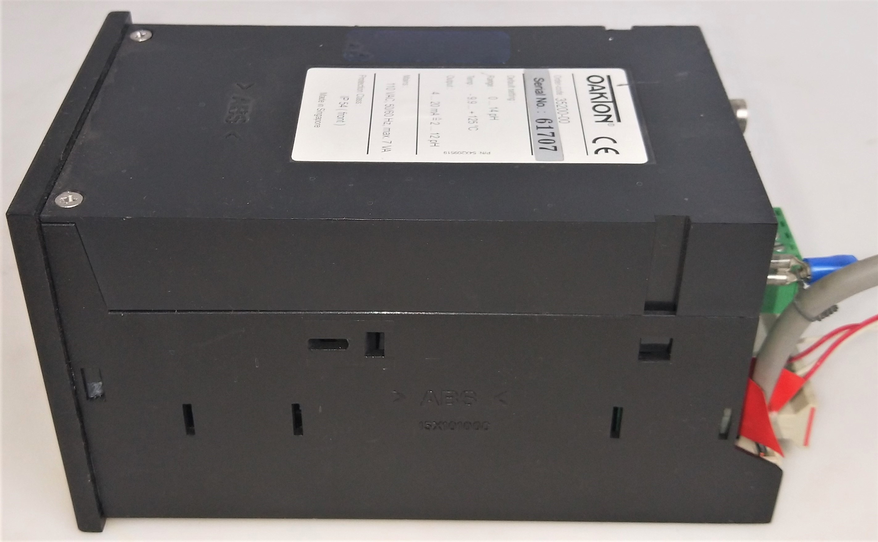 Used Oakton 1000 Series pH Controller