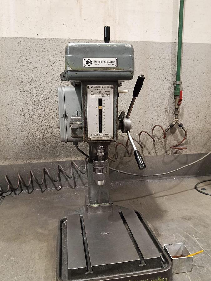 Usato TRAPANO MASCHIATRICE  A COLONNA DA BANCO IM