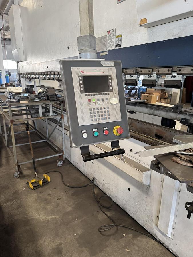 Usato  PRESSE PIEGATRICI SINCRONIZZATE VICLA PSH-S 200/6100