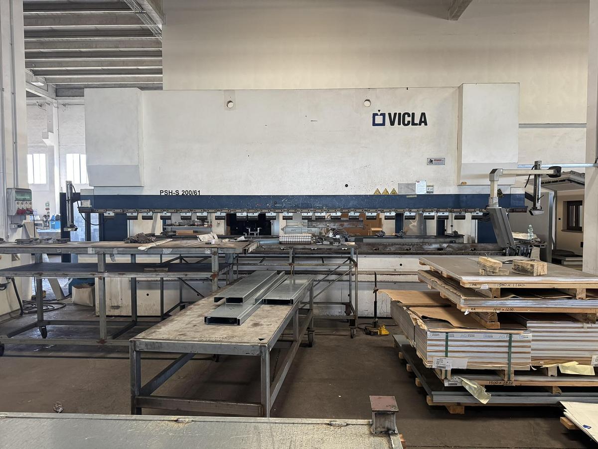 Usato  PRESSE PIEGATRICI SINCRONIZZATE VICLA PSH-S 200/6100
