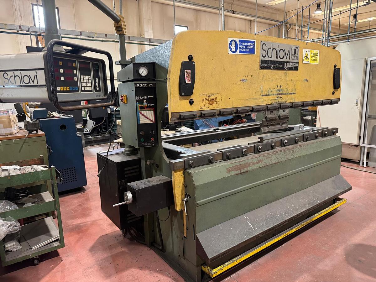 Usato PRESSO PIEGATRICE SCHIAVI MODELLO RG 50/25