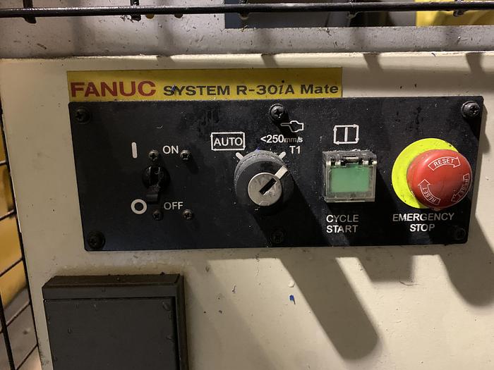Used FANUC LR MATE 200iC/5L 6 AXIS CNC ROBOT WITH R30iA CONTROLLER