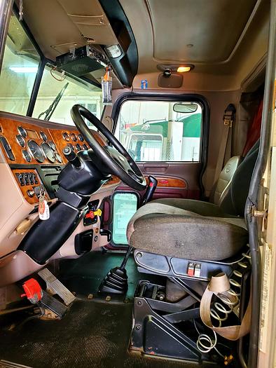 Used 2008 Peterbilt 386 Truck