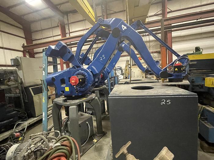 Used FANUC M410iB/700 PALLETIZING ROBOT WITH R30iB CONTROLLER NEW 2015