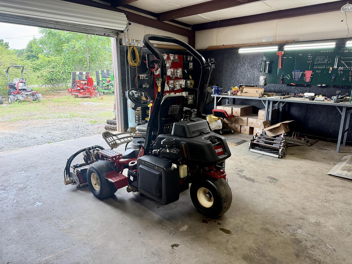 Used 2018 Toro Greensmaster 3400 Triflex