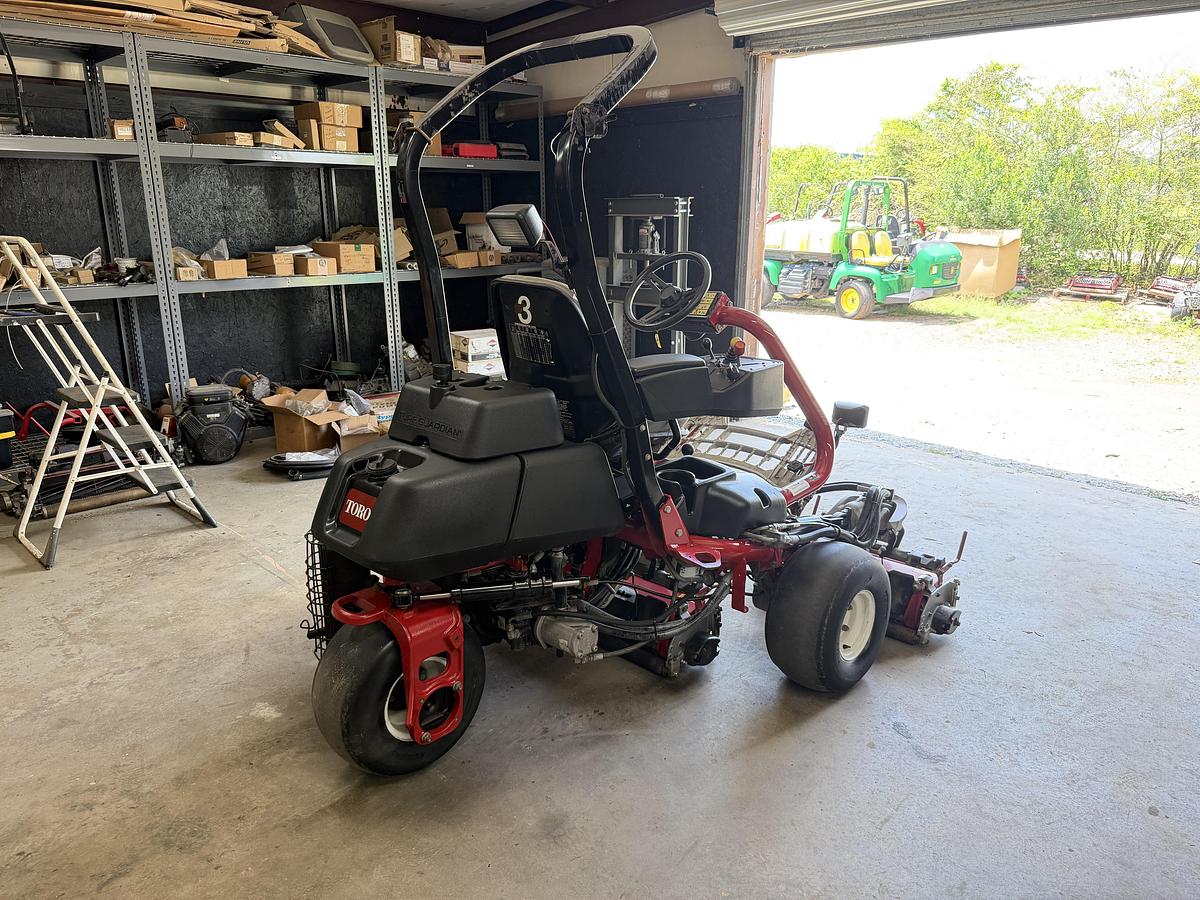 Used 2014 Toro Greensmaster 3300 Triflex