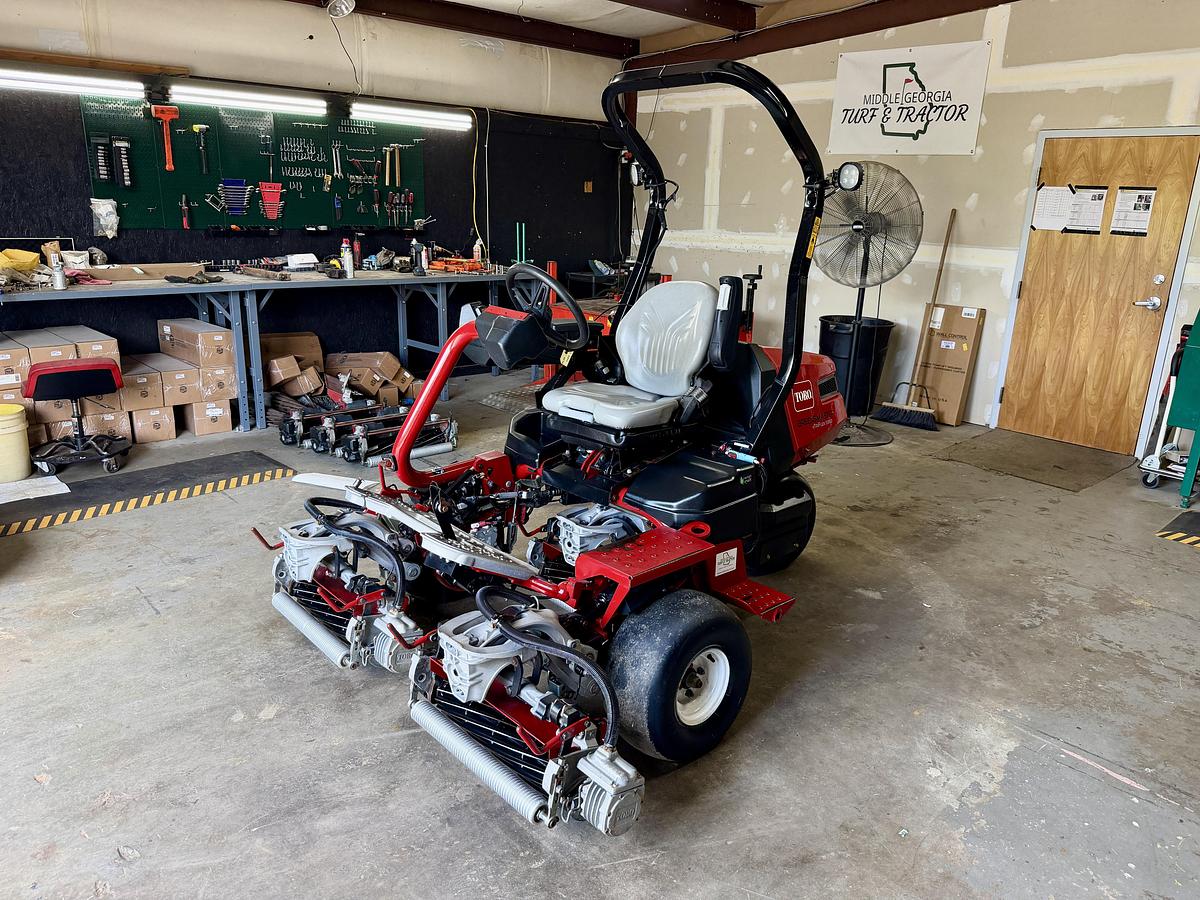 Used 2021 Toro Greensmaster eTriflex 3360