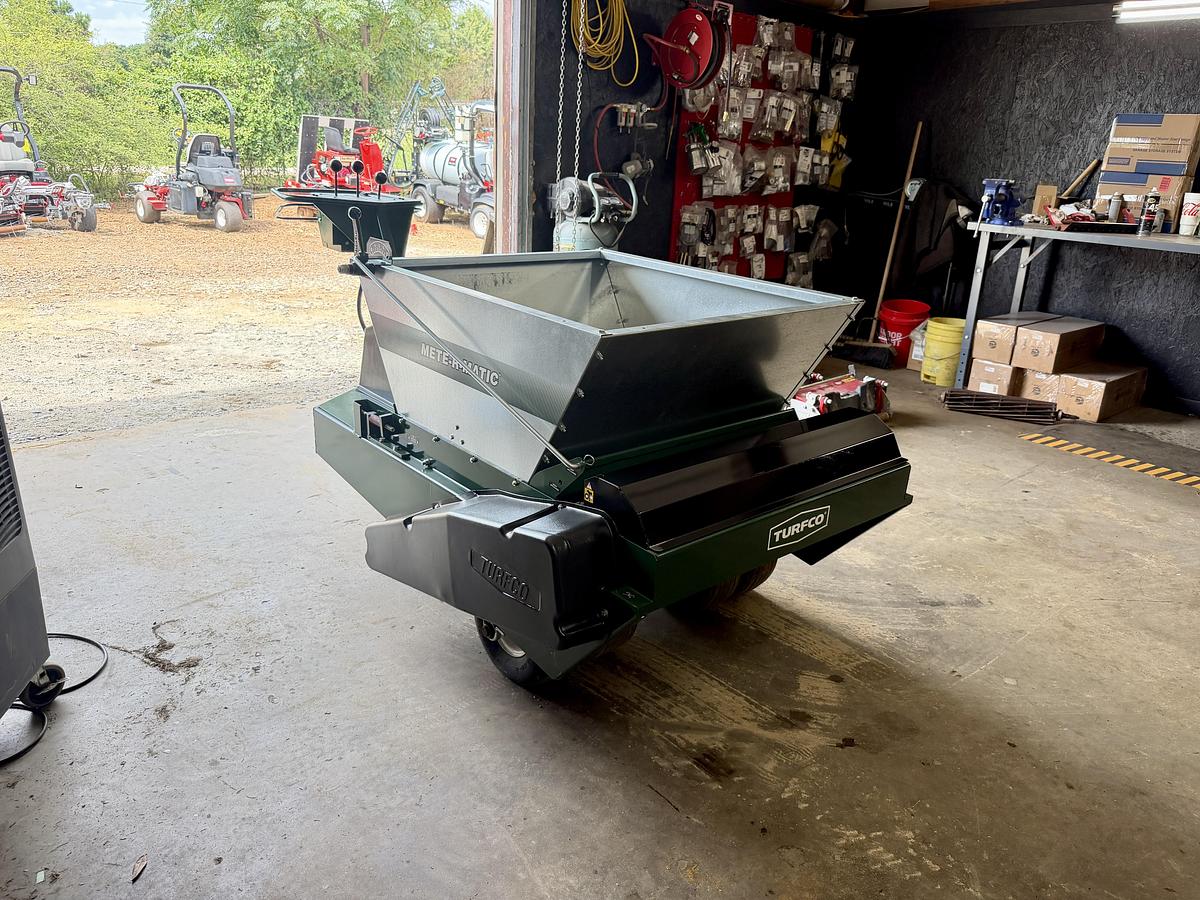 Used 2022 Turfco Mete-R-Matic Top Dresser