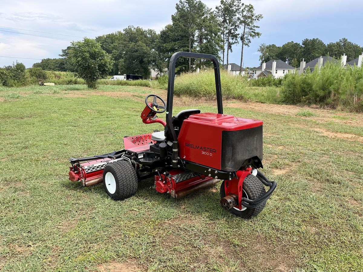 Used 2010 Toro Reelmaster 3100-D