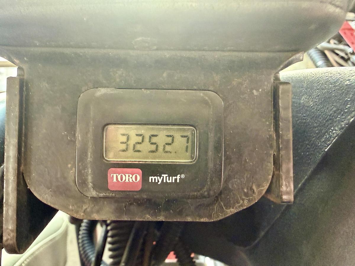 Used 2013 Toro Greensmaster 3300 Triflex