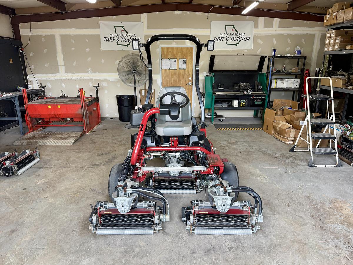 Used 2016 Toro Greensmaster 3300 Triflex