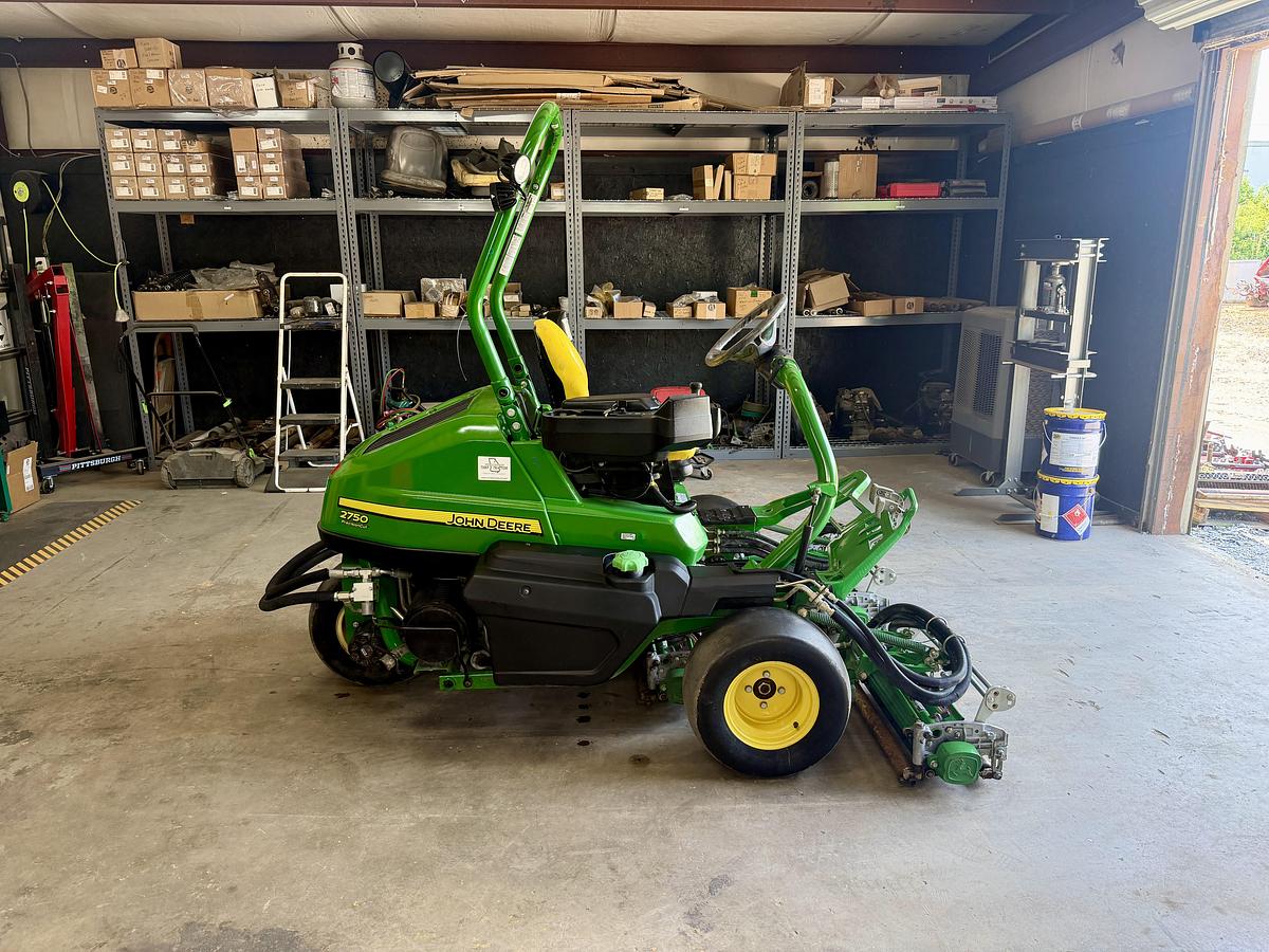 Used 2020 John Deere 2750 Greens Mower