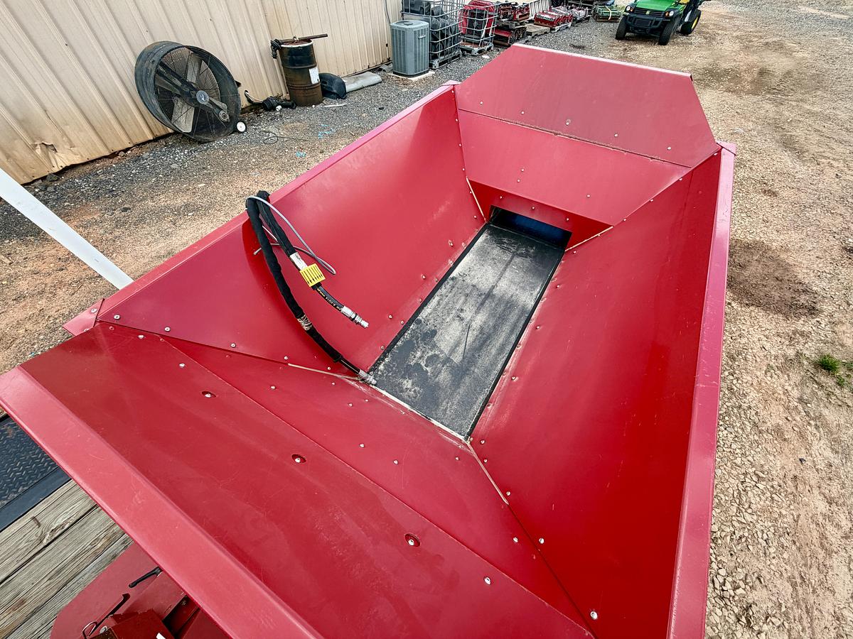 Used 2015 Toro Propass 200 Top Dresser