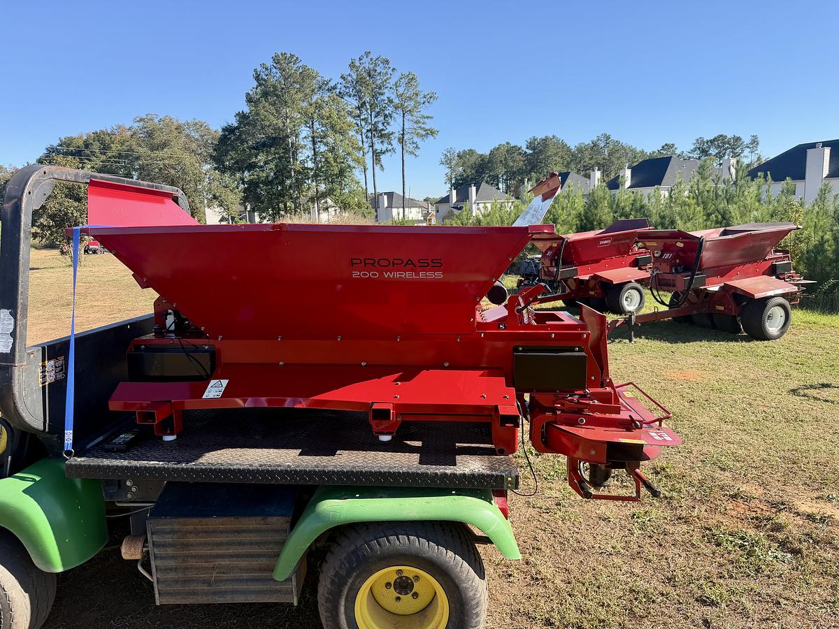 Used 2017 Toro Propass 200 Wireless Top Dresser
