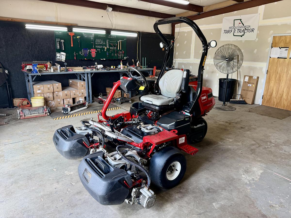Used 2021 Toro Greensmaster eTriflex 3360
