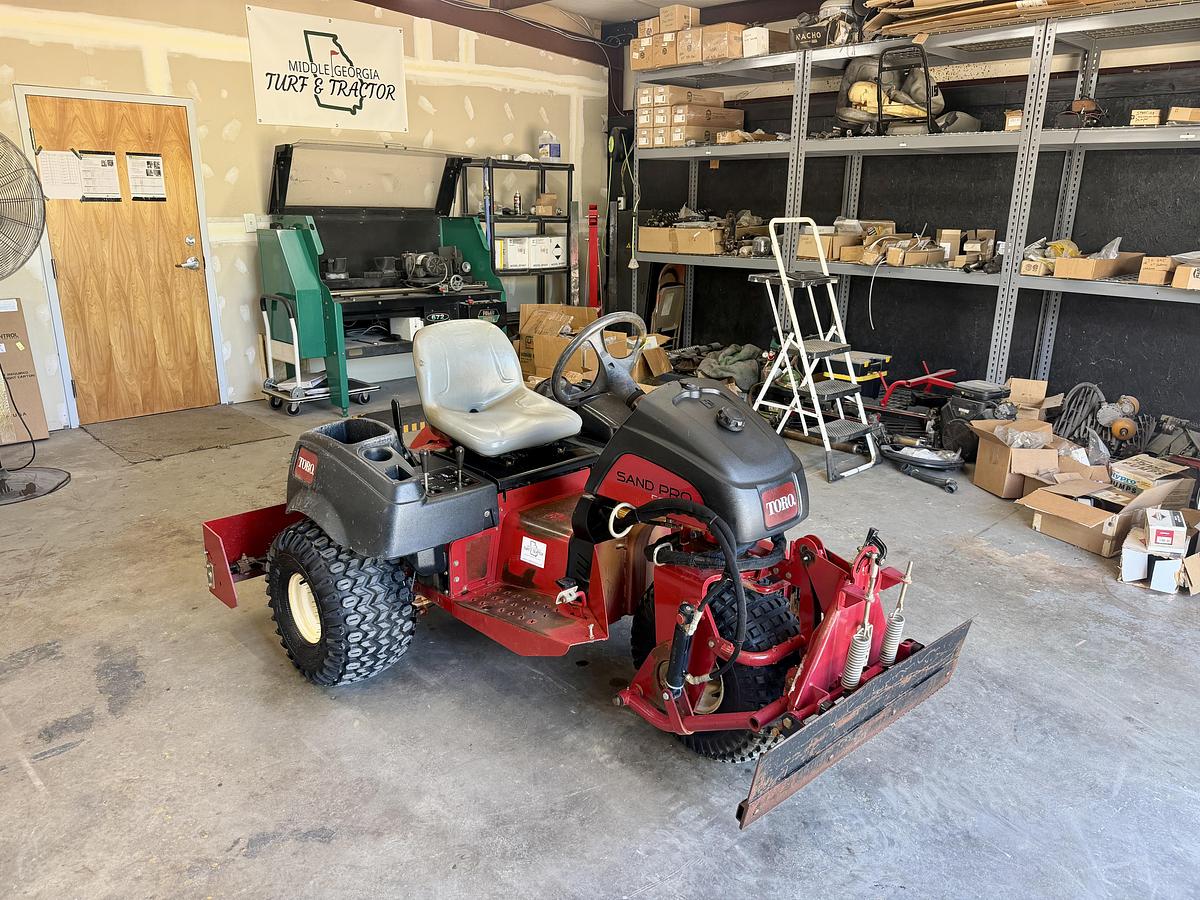 Used 2017 Toro Sandpro 5040 Bunker Rake