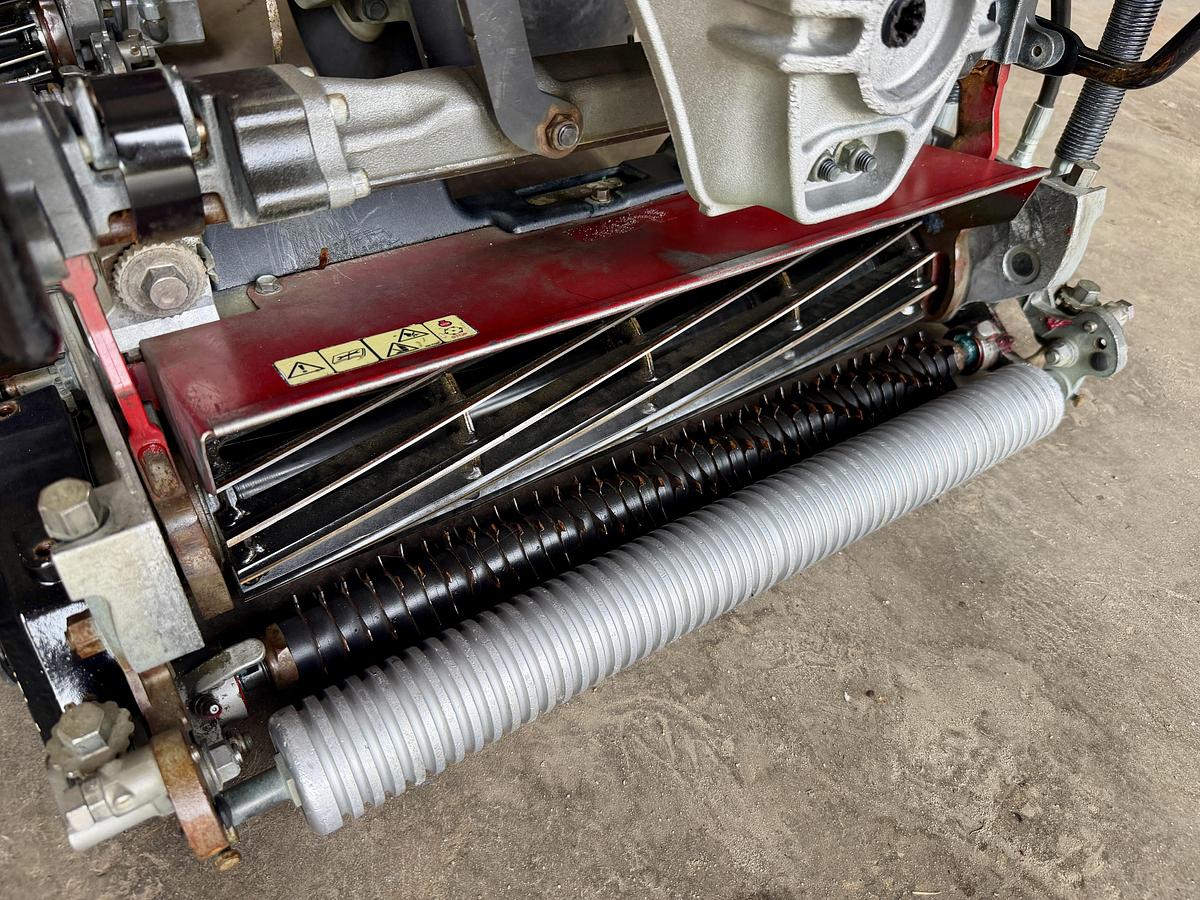 Used 2016 Toro Greensmaster 3300 Triflex