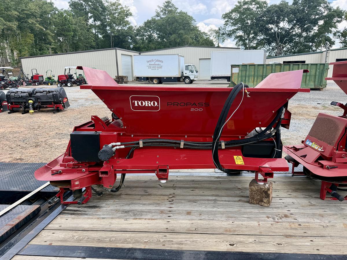 Used 2015 Toro Propass 200 Top Dresser