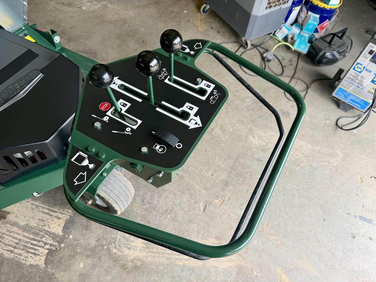 Used 2022 Turfco Mete-R-Matic Top Dresser