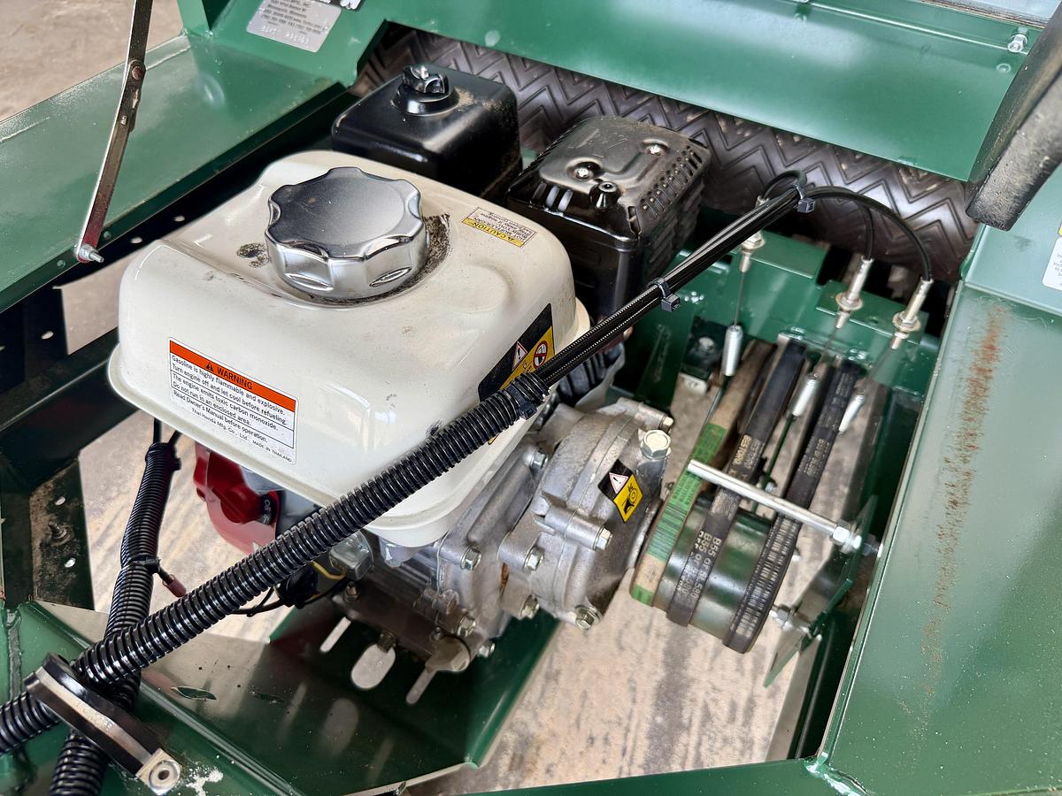 Used 2022 Turfco Mete-R-Matic Top Dresser