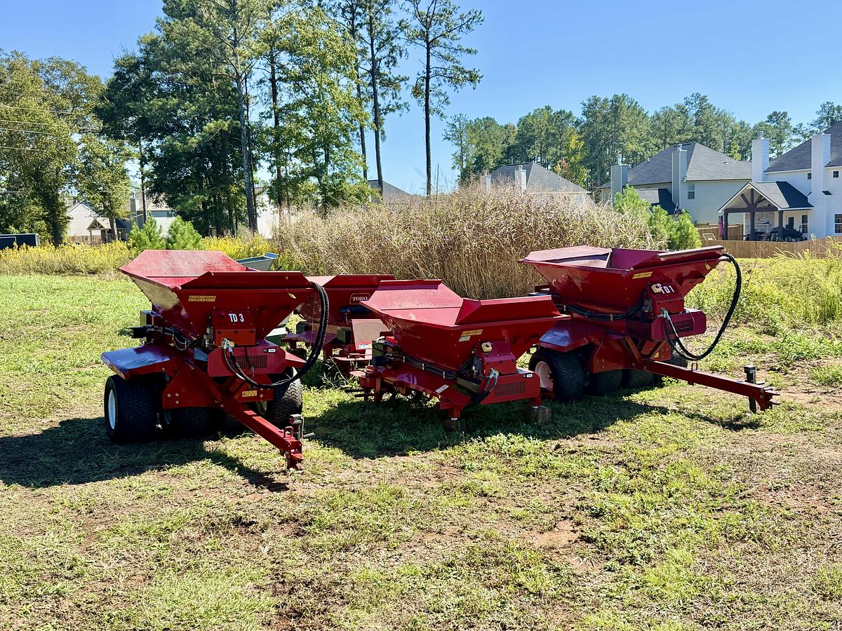 Used 2020 Toro Propass 200 Top Dresser