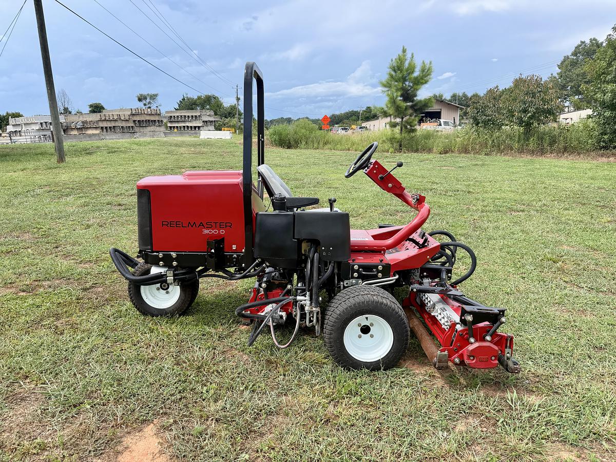 Used 2010 Toro Reelmaster 3100-D