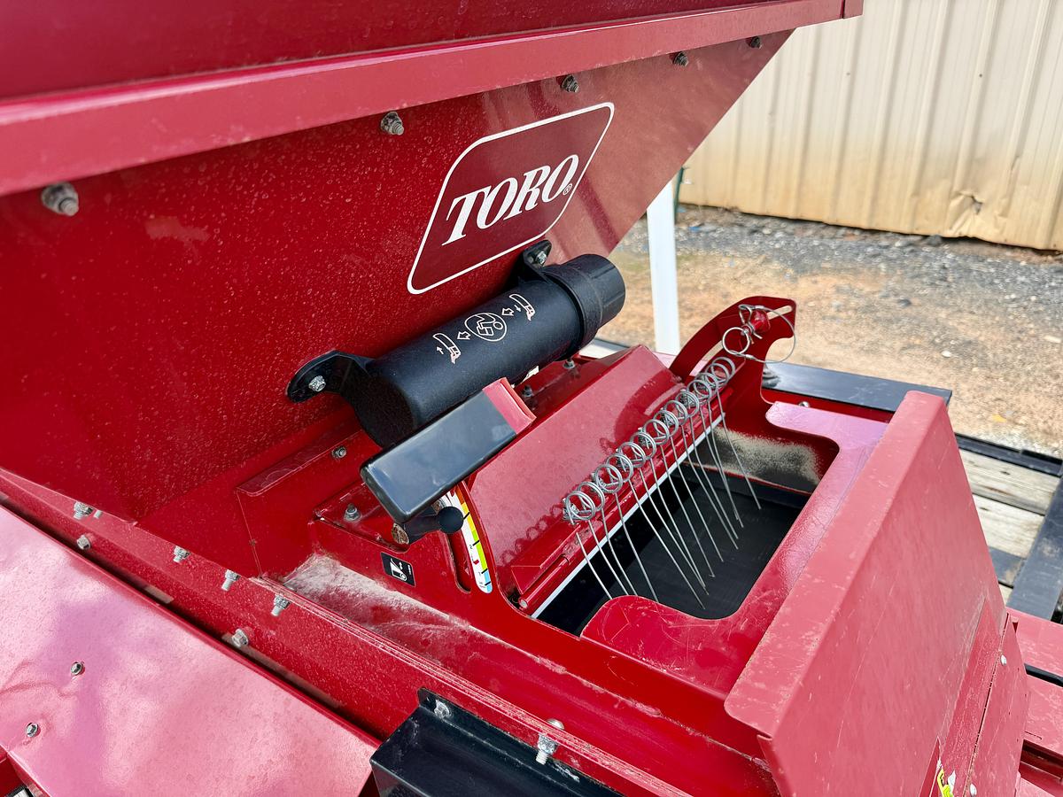 Used 2015 Toro Propass 200 Top Dresser