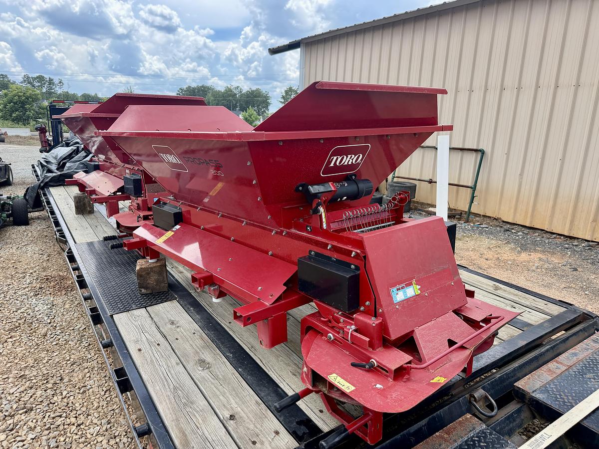 Used 2015 Toro Propass 200 Top Dresser