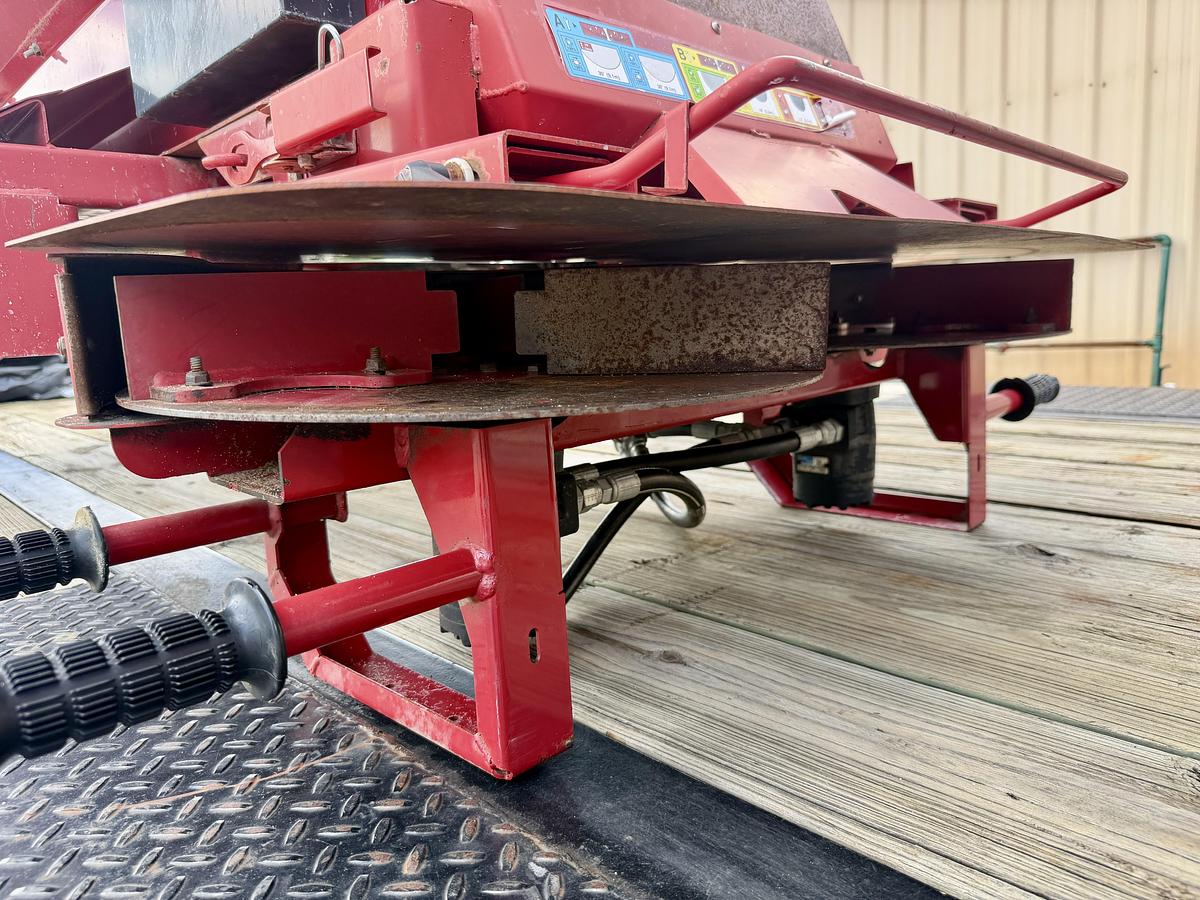 Used 2011 Toro Propass 200 Top Dresser