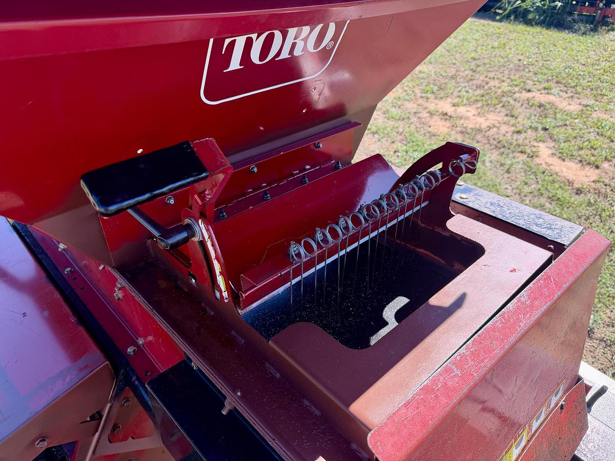 Used 2016 Toro Propass 200 Top Dresser