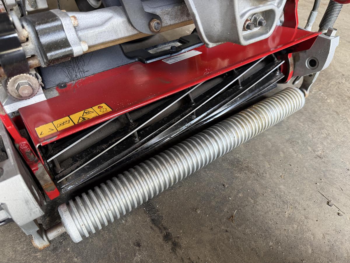 Used 2014 Toro Greensmaster 3300 Triflex