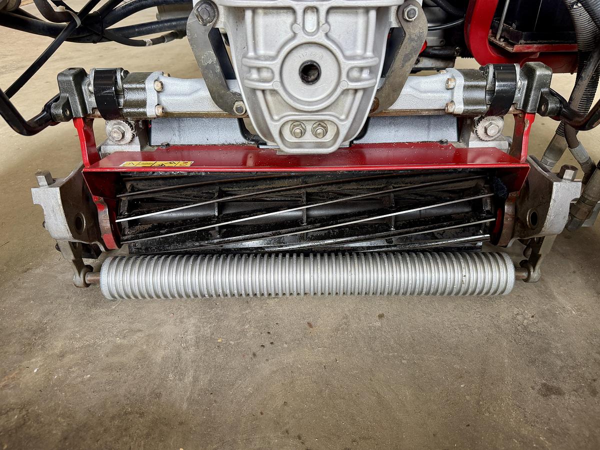 Used 2013 Toro Greensmaster 3300 Triflex