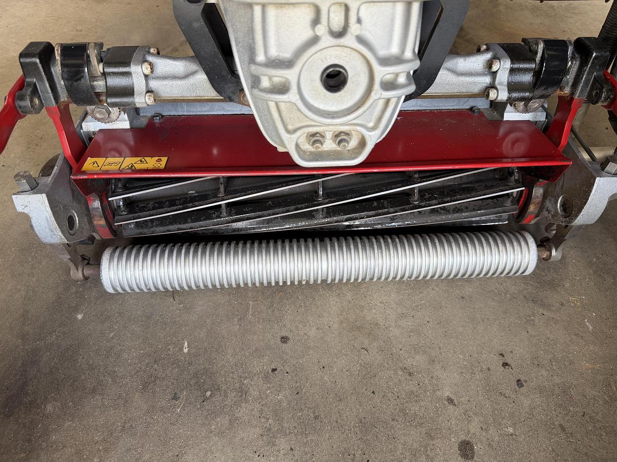 Used 2014 Toro Greensmaster 3300 Triflex