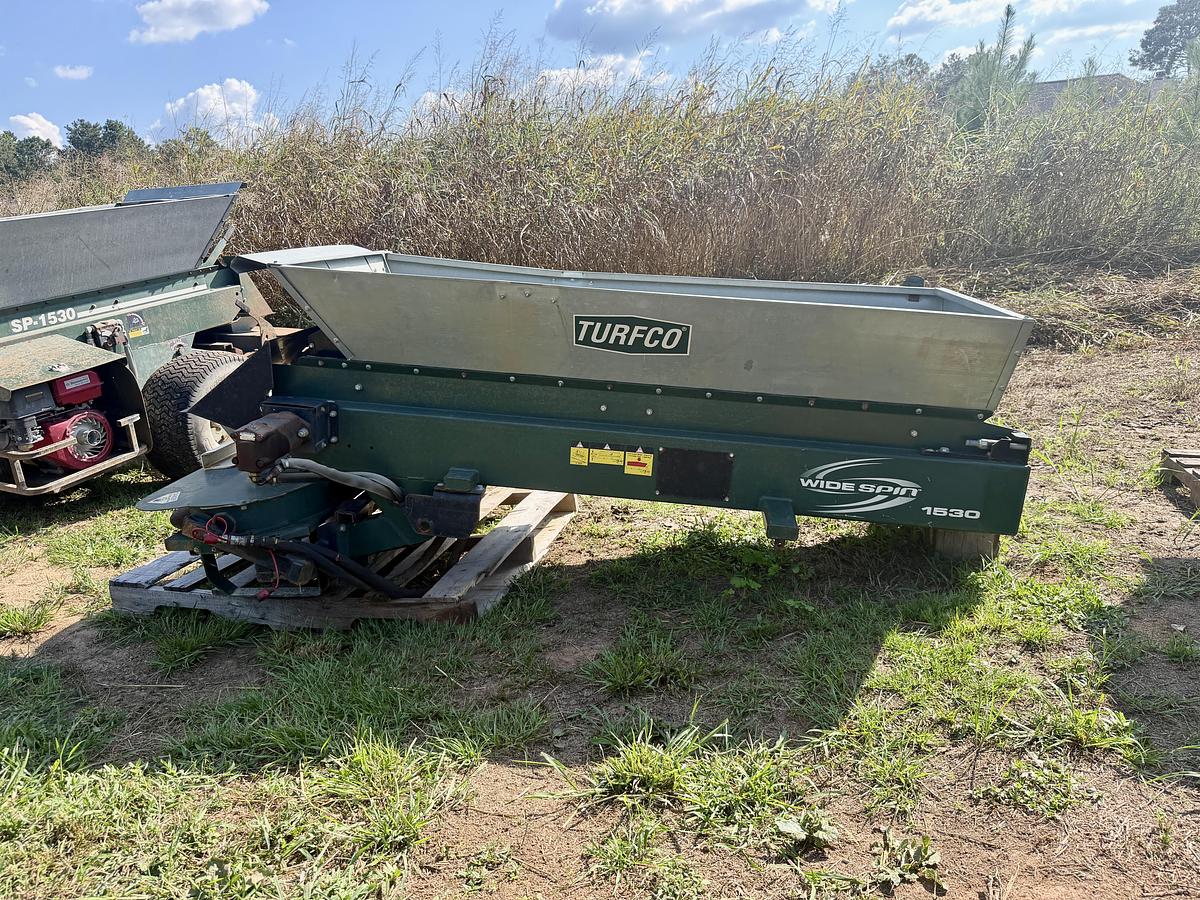 Used Turfco 1530 Wide Spin Top Dresser
