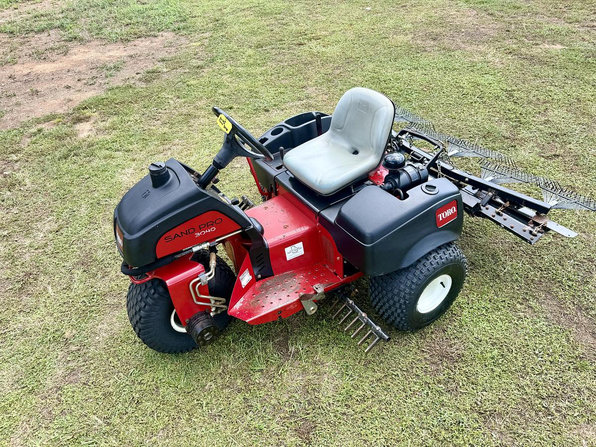 Used 2009 Toro Sandpro 3040