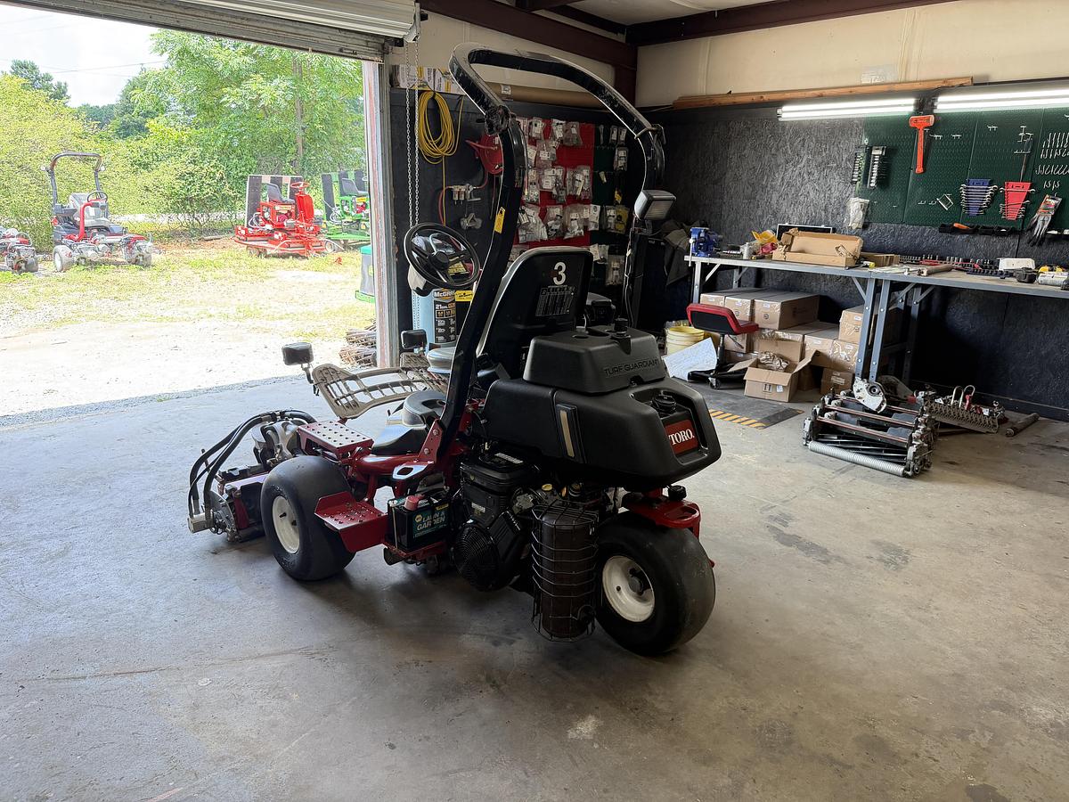 Used 2014 Toro Greensmaster 3300 Triflex