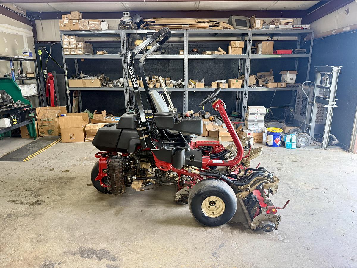 Used 2018 Toro Greensmaster 3400 Triflex