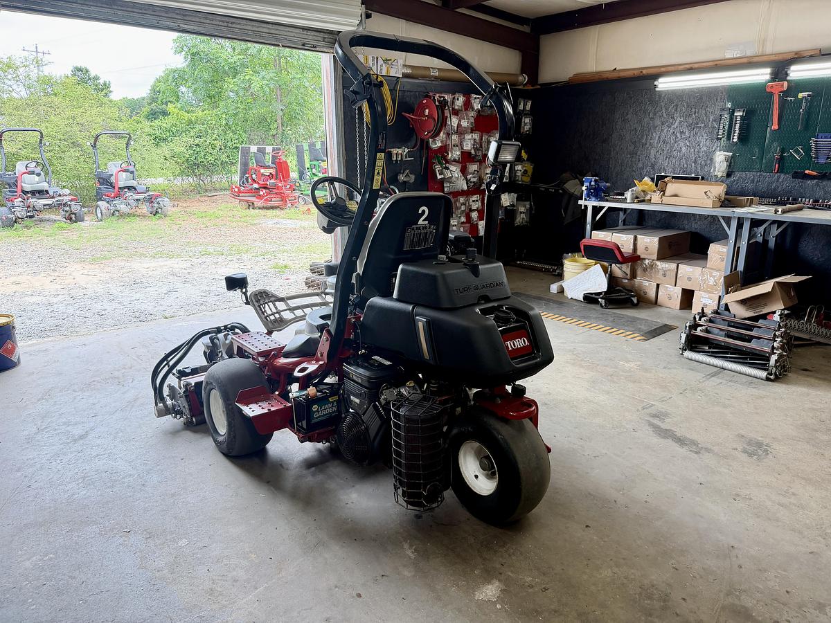 Used 2013 Toro Greensmaster 3300 Triflex