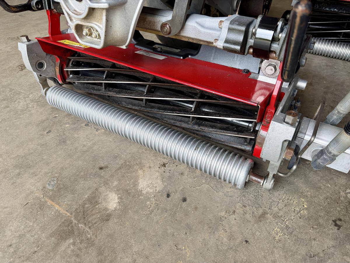 Used 2013 Toro Greensmaster 3300 Triflex