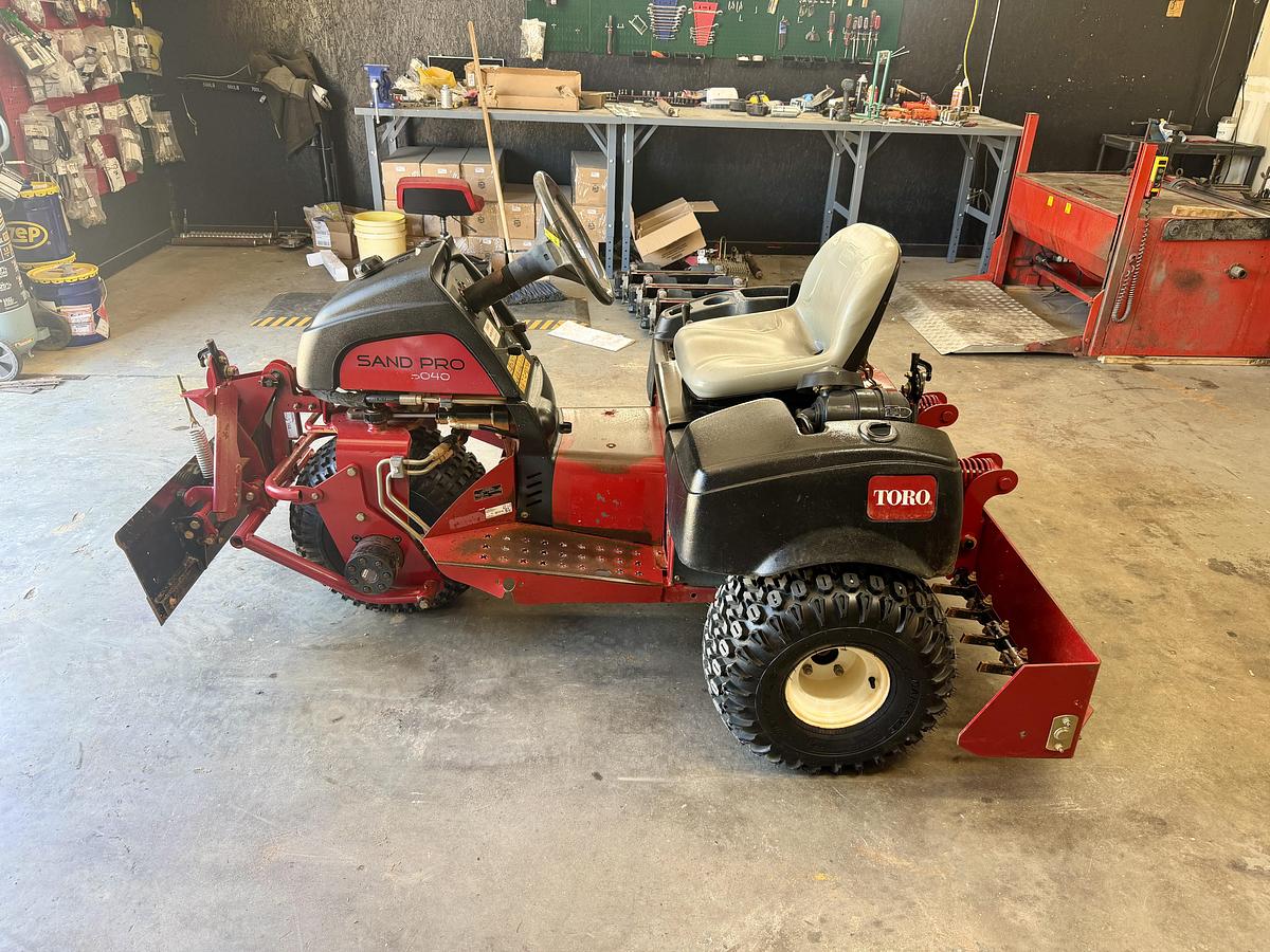 Used 2017 Toro Sandpro 5040 Bunker Rake