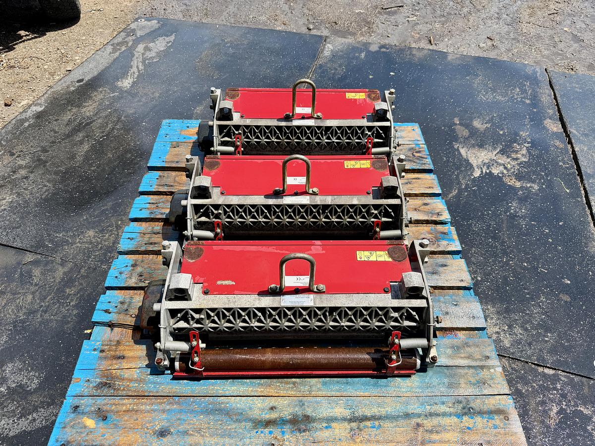 Used Toro 04779 Verticut Reels for 3150 series Triplex