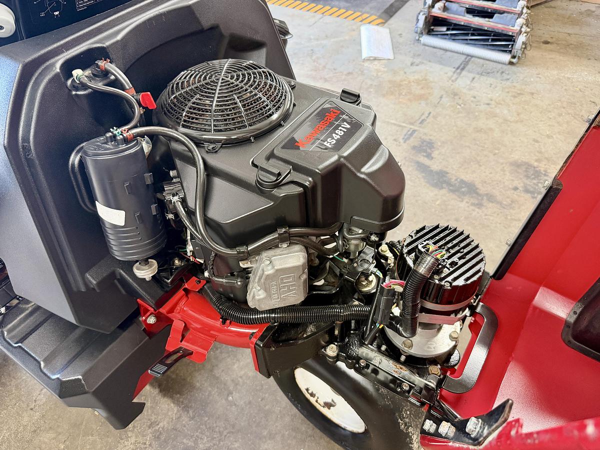 Used 2021 Toro Greensmaster eTriflex 3360
