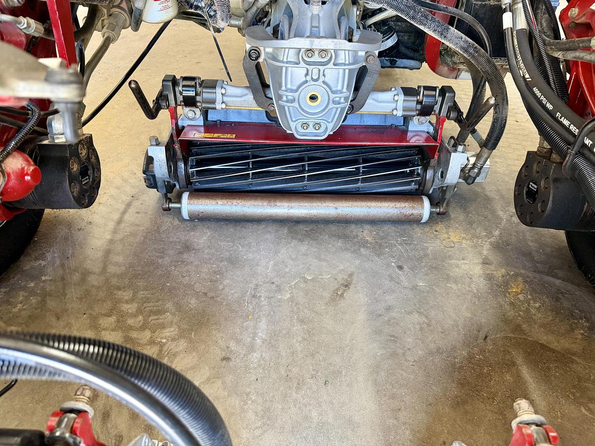 Used 2012 Toro Greensmaster Triflex 3300
