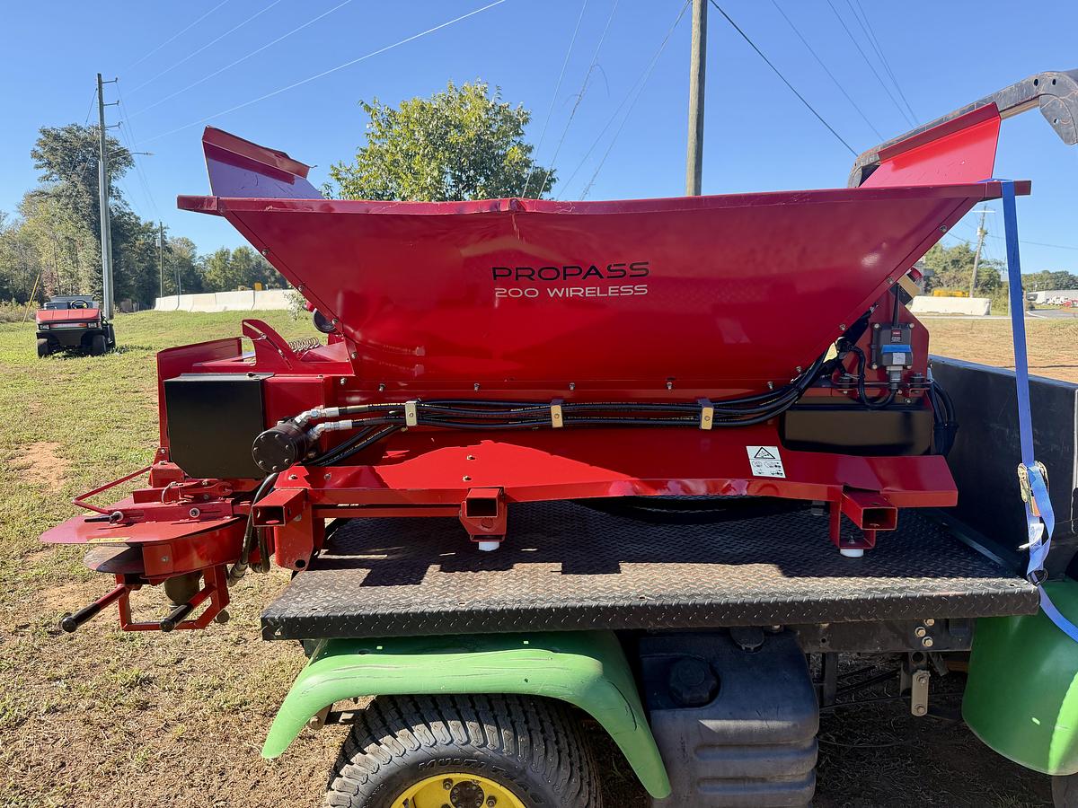 Used 2017 Toro Propass 200 Wireless Top Dresser