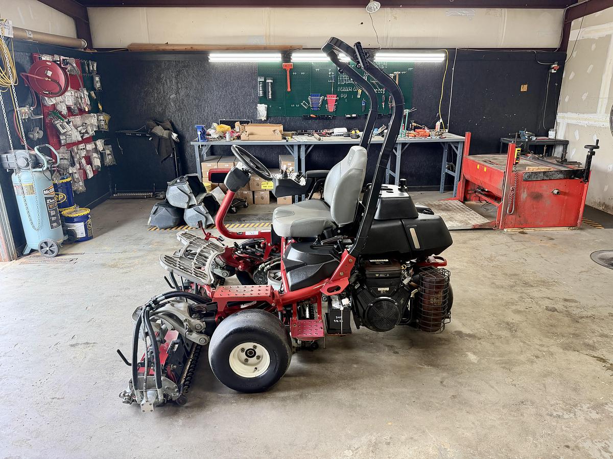 Used 2016 Toro Greensmaster 3300 Triflex