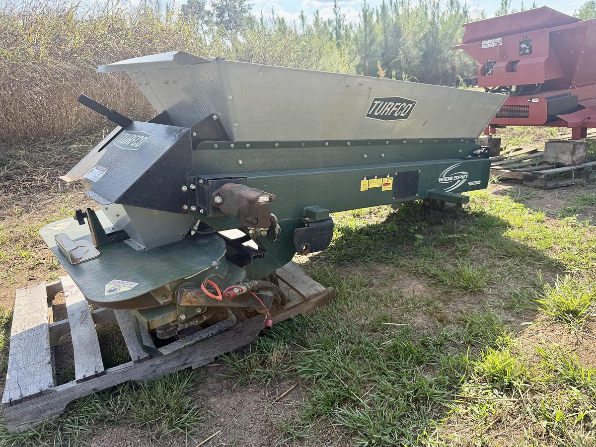 Used Turfco 1530 Wide Spin Top Dresser