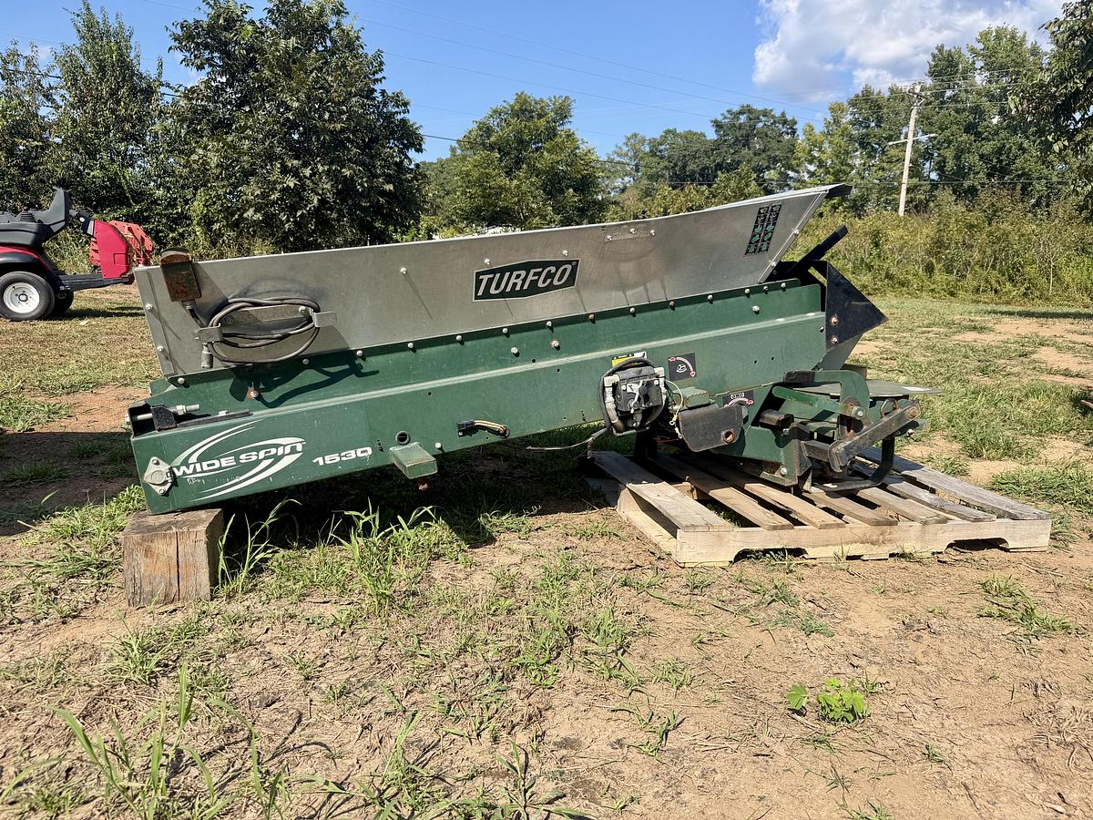 Used Turfco 1530 Wide Spin Top Dresser
