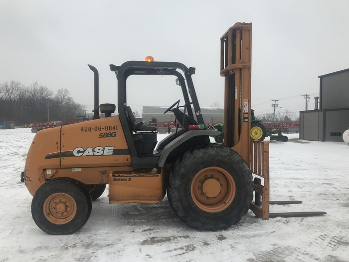 Used 2012 CASE 586G 2WD Diesel Rough Terrian Forklift