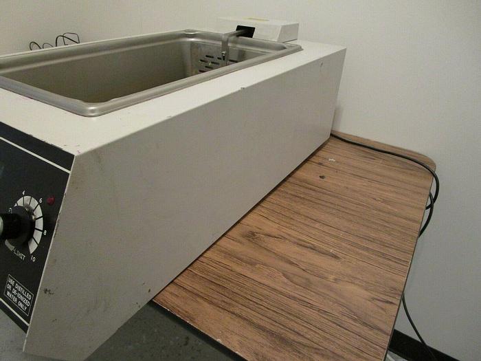 Used LAB-LINE SHAK-R-BATH HEATED WATER BATH MODEL 3582