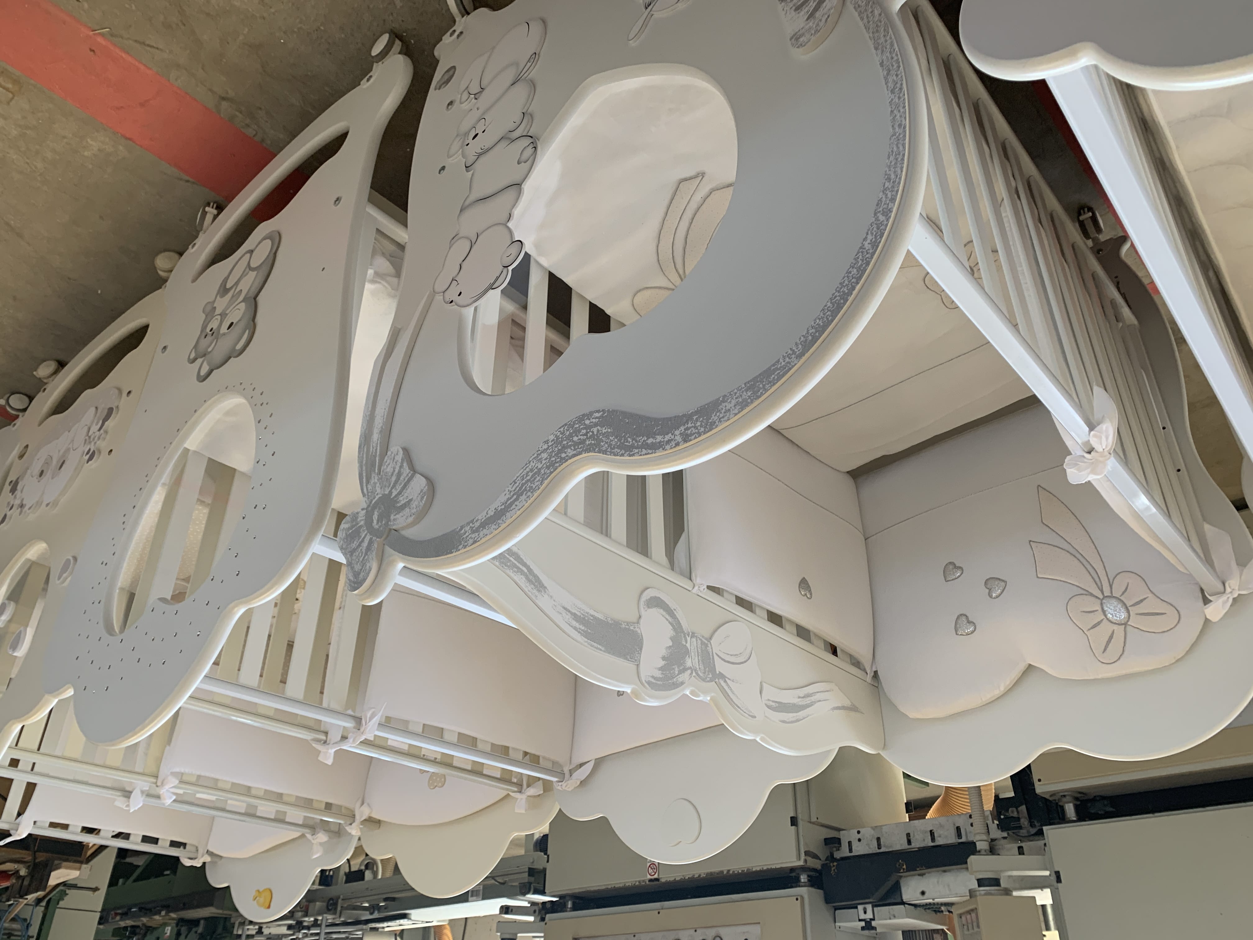 Usato Magazzino completo di una fabbrica di produzione lettini di alta qualità